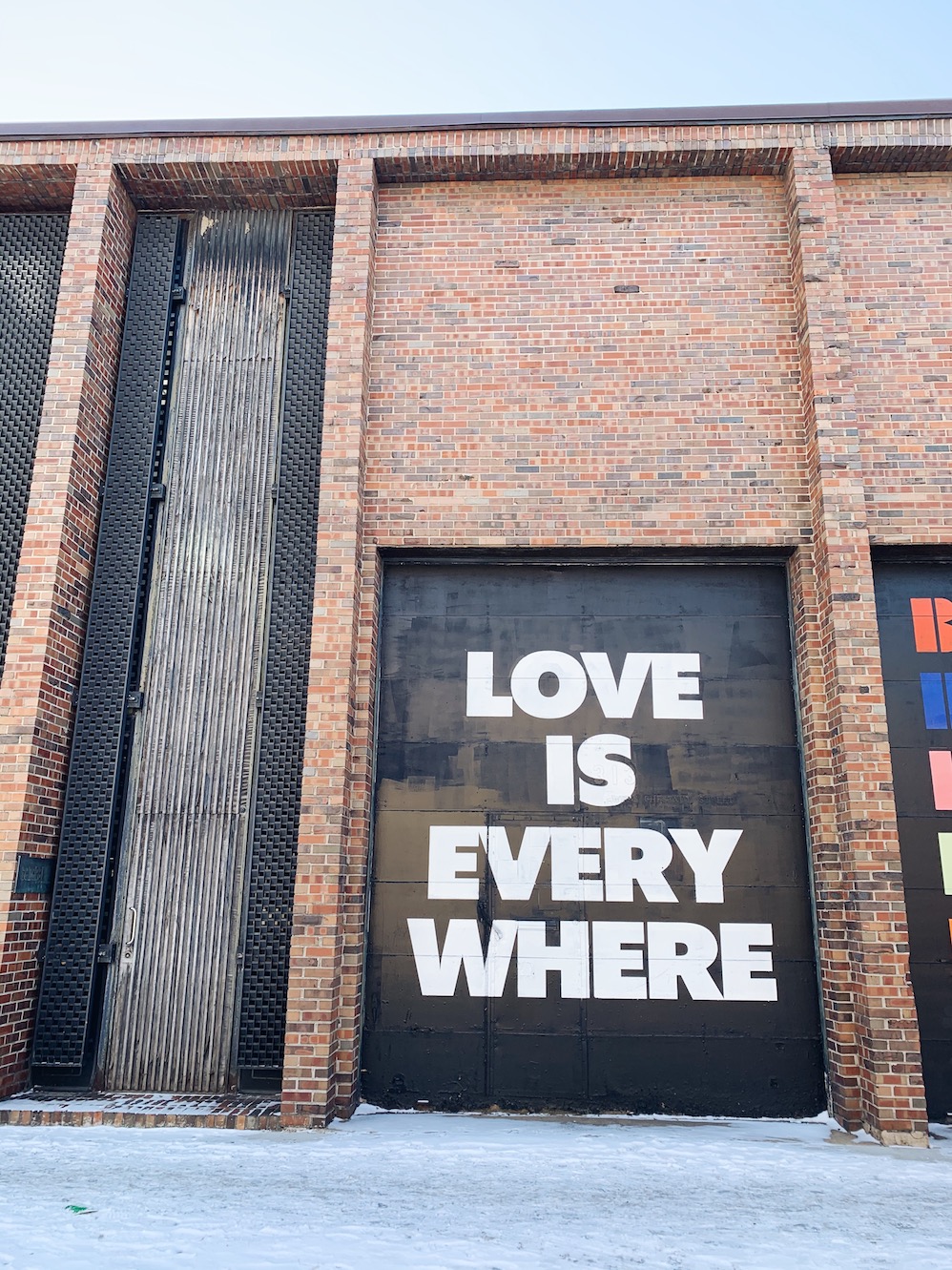 love is everywhere mural Chicago | Weekly Rounds Vol 94