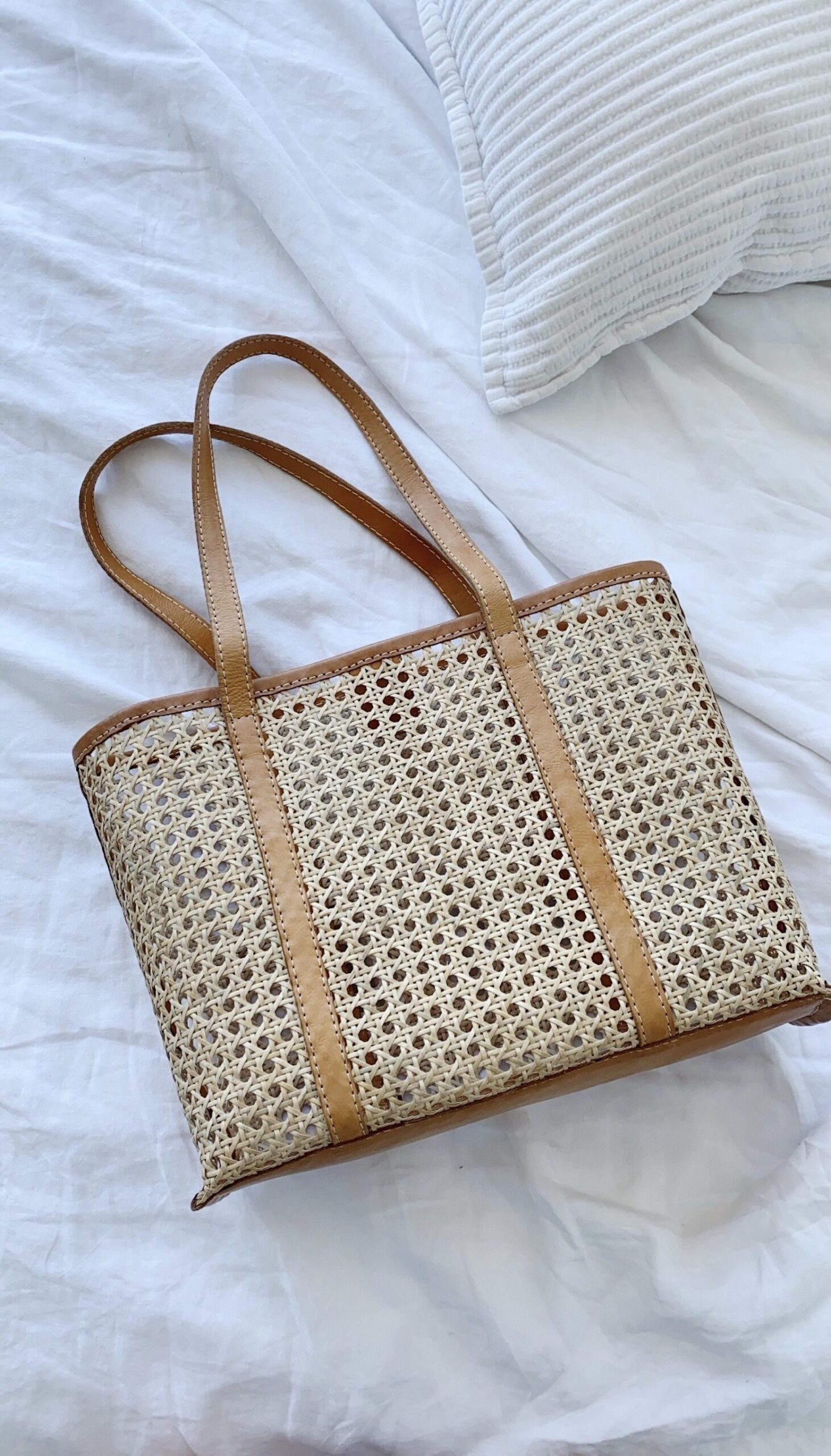 rattan tote bag, perfectly patinated leather strap and the best tote bag for summer!